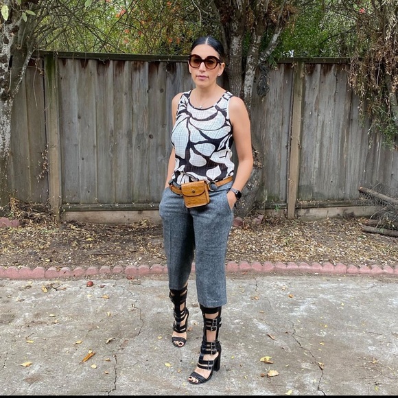 T3 - Selé wool capri shorts - Picture 2 of 11